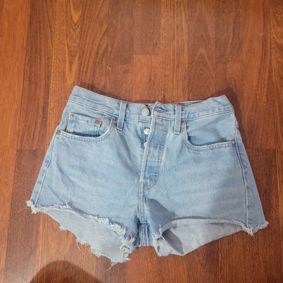 Levis 501 Shorts Like New Light Wash Size 26 - Picture 7 of 7